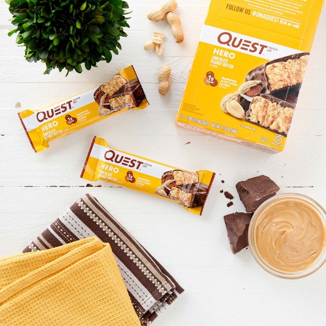 Quest Hero Crispy Baton Proteic Cu Aroma De Ciocolata Si Unt De Arahide, 54 G Quest Hero Crispy Baton Proteic Cu Aroma De Ciocolata Si Unt De Arahide, 54 G