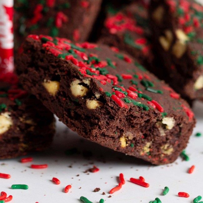 Eat Me Guilt Free Brownie Prajitura Proteica Cu Aroma Holiday Cheer, 60 G Eat Me Guilt Free Brownie Prajitura Proteica Cu Aroma Holiday Cheer, 60 G