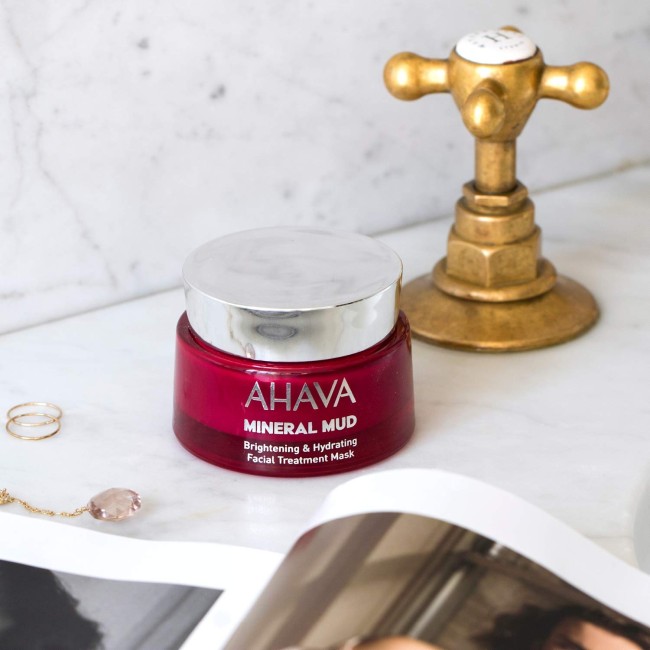 Ahava Brightening & Hydrating Facial Treatment Mask, Masca Cu Namol Pentru Albirea Si Hidratarea Tenului, 50ml