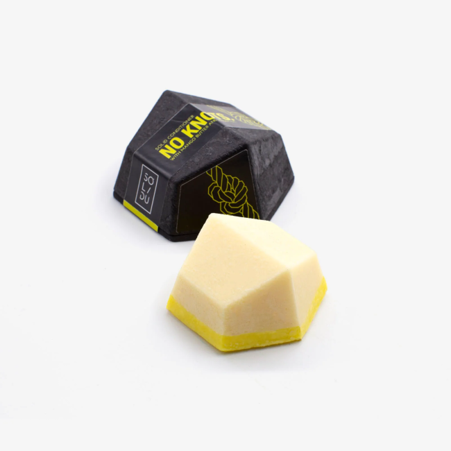 Balsam pentru descurcarea parului cu unt de mango si ulei de jojoba no knots 55g Solidu Balsam pentru descurcarea parului cu unt de mango si ulei de jojoba no knots 55g Solidu